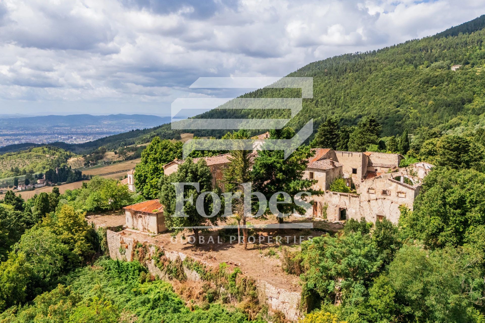 Casolari in vendita in Toscana: agevolazioni burocratiche per comprare da estero