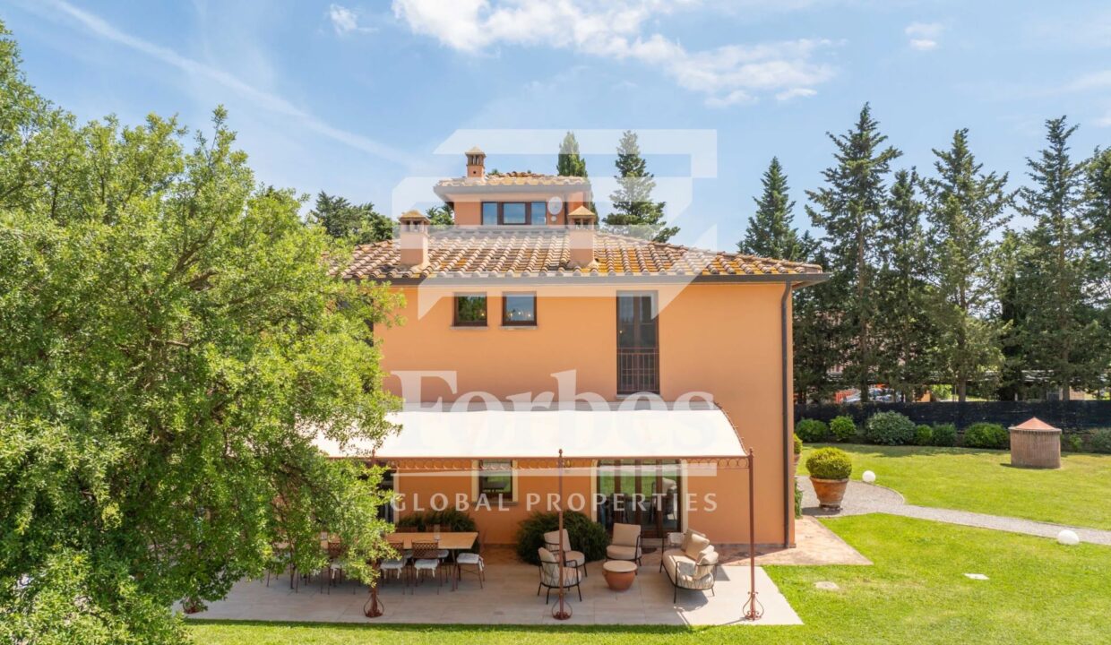 Vendita villa: come trasferirsi in Toscana in una dimora esclusiva