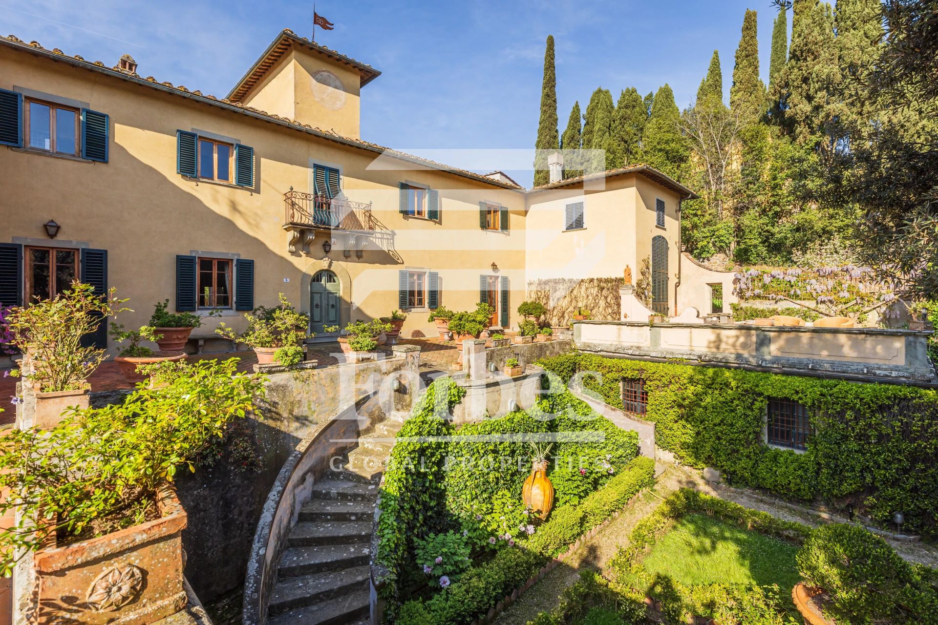 Villa da lusso: come trasferirsi in Toscana in una dimora esclusiva