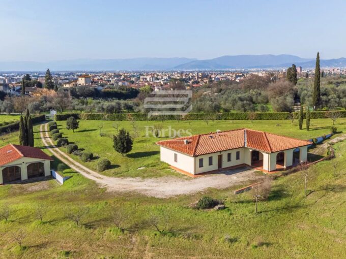 Azienda agricola in vendita sulle colline di Firenze