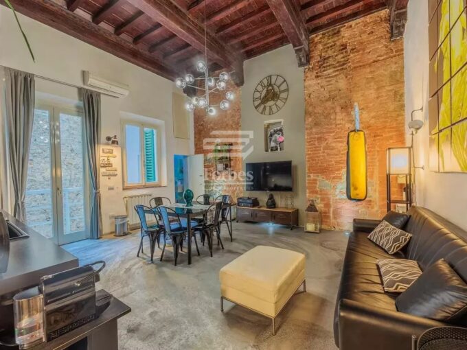 Prestigioso appartamento con terrazza a due passi dal Duomo di Firenze