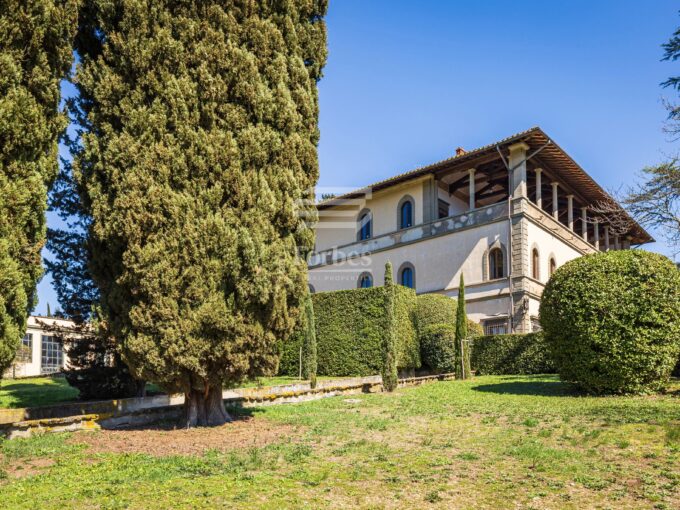 Elegante appartamento in villa in vendita a Fiesole