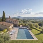 Residenza di charme in vendita con vigneti nel Chianti