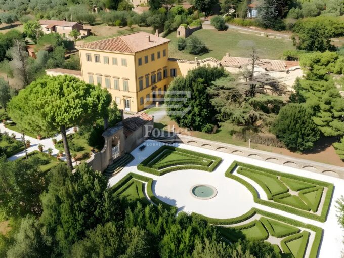 Villa storica in vendita sulle colline di Cortona