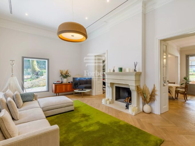 Prestigiosa villa con giardino privato in vendita nella zona esclusiva di Porta Romana