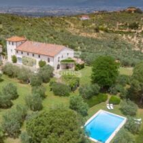 PRESTIGIOSA VILLA CON GIARDINO E PISCINA CON VISTA MOZZAFIATO