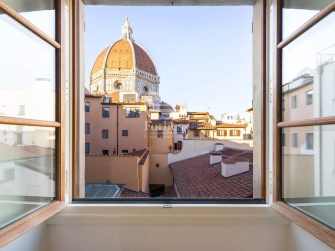 Lussuoso appartamento in vendita in palazzo Portinari