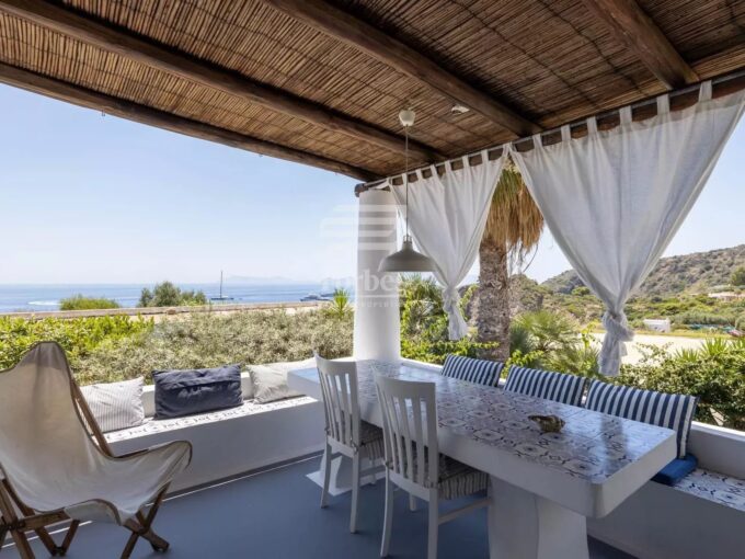 Villa moderna in vendita a Panarea