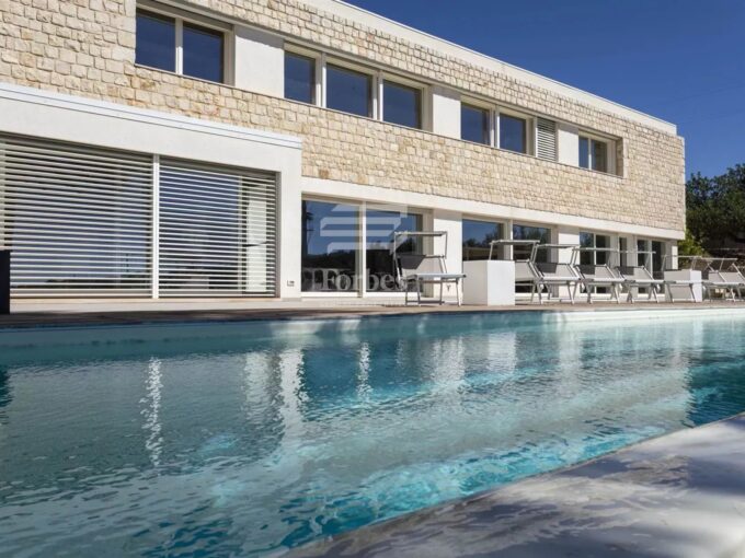 Villa moderna con piscina panoramica in vendita a Scicli