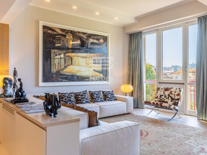 Straordinario attico panoramico in affitto nel cuore di Firenze