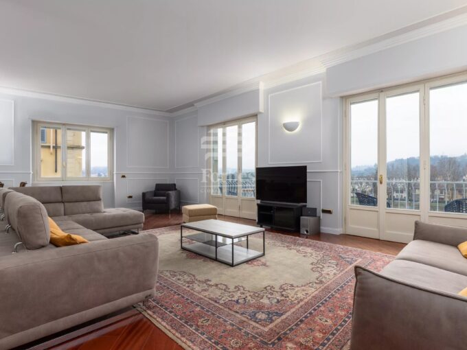 Elegante appartamento in vendita in Lungarno Vespucci