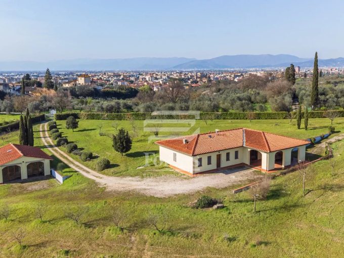 Azienda agricola in vendita sulle colline di Firenze