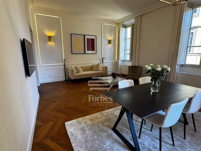 Vivere nel Cuore di Firenze: Eleganza e Vista Mozzafiato in Via dei Calzaiuoli