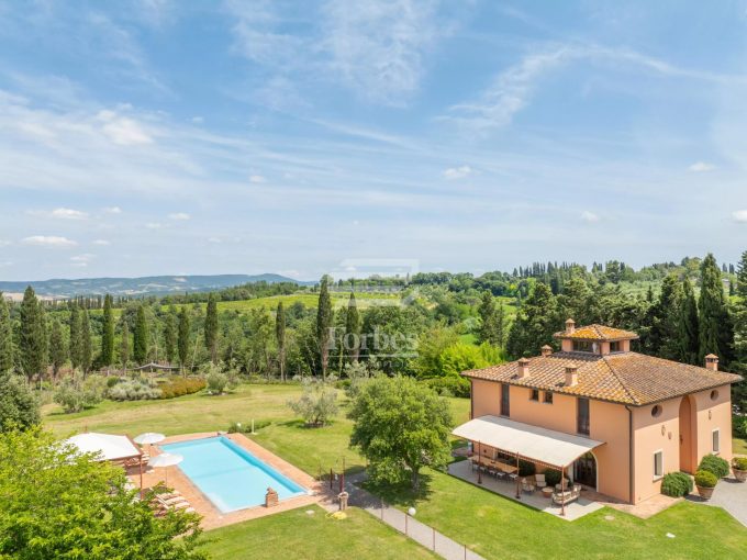 Tradizionale villa colonica in vendita tra le colline di Pisa