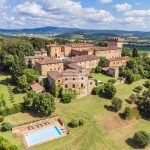 Magnifica tenuta con vigneti in vendita nel Senese