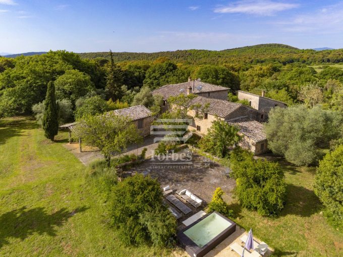 Prestigioso resort in vendita nel cuore della Toscana