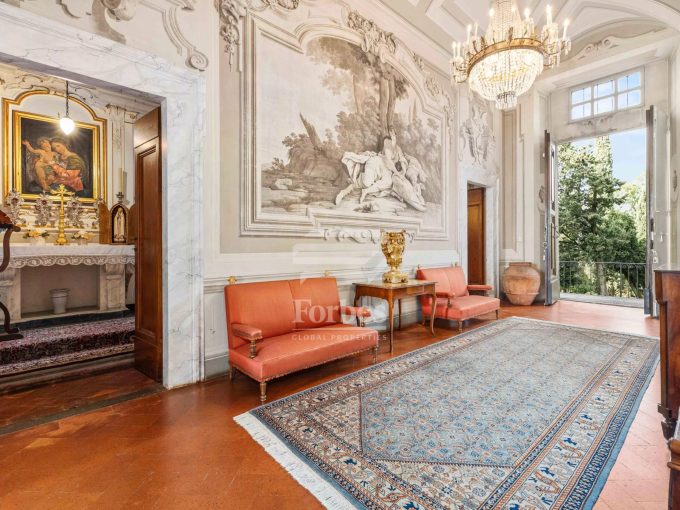 Raffinata villa storica con vista panoramica e parco in vendita a Pistoia