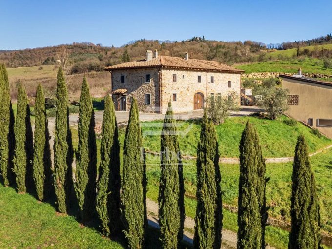 Prestigiosa colonica ristrutturata con piscina a pochi minuti da Firenze