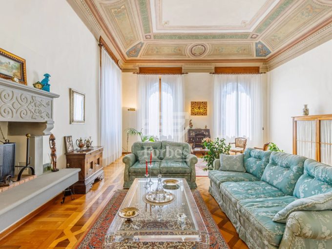 Elegante appartamento in villa in vendita a Fiesole