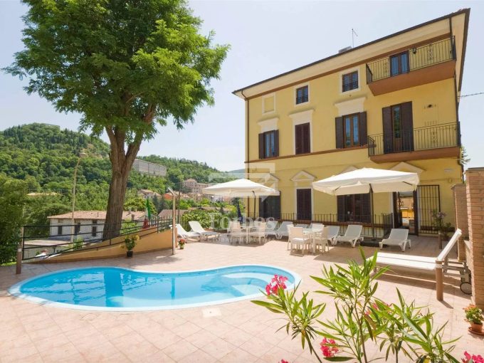 Villa storica in vendita a Sassoferrato