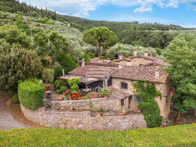 Villa panoramica di prestigio in vendita con vista su Firenze