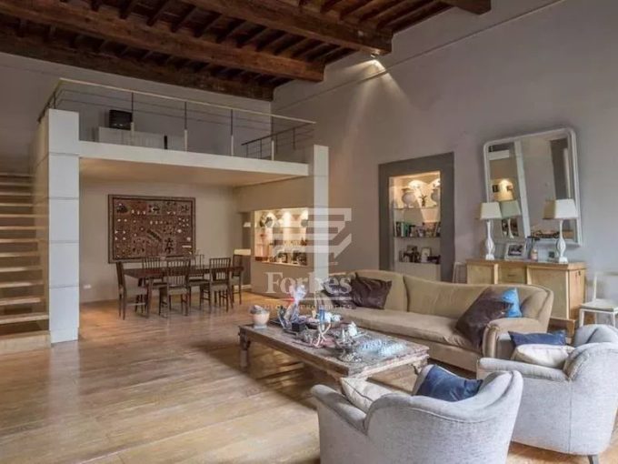 Signorile appartamento finemente ristrutturato in palazzo nobiliare del 1400