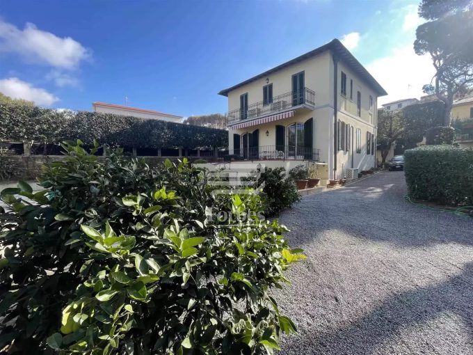 Esclusiva Villa con Piscina a Castiglioncello
