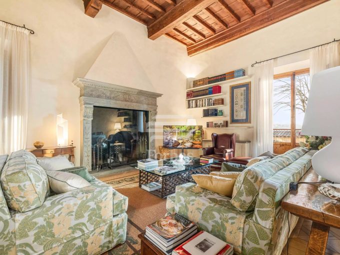 Elegante appartamento in villa storica a Firenze