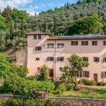 Elegante Villa Storica in Vendita sulle Colline di Firenze