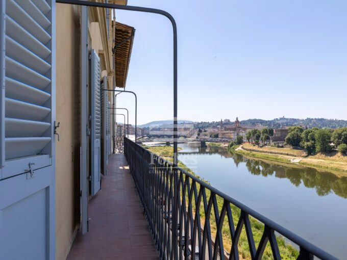 Appartamento esclusivo con vista panoramica sull’Arno a Firenze