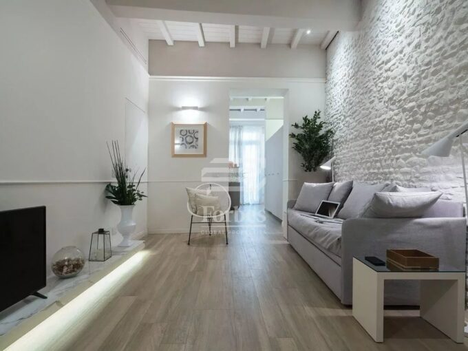 Elegante appartamento arredato in affitto Firenze centro con terrazzino