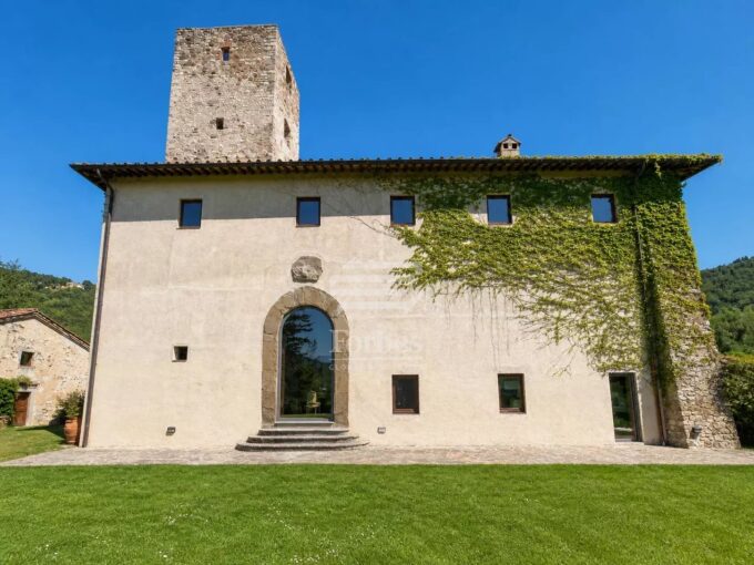 Magnifico castello in affitto vicino a Firenze